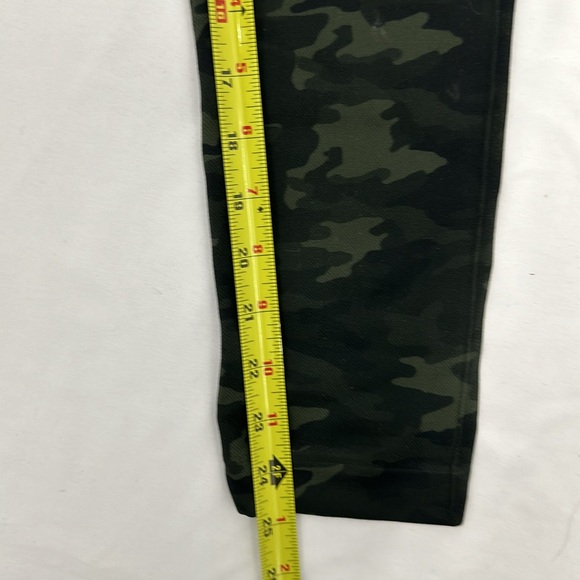 SPANX Look at Me Now High-Waisted Seamless Leggings Camo Green - Picture 3 of 7